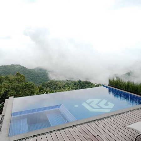 Villa Ikigai Luxury Nature Lounge W/ Mountain View Balamban Exterior foto