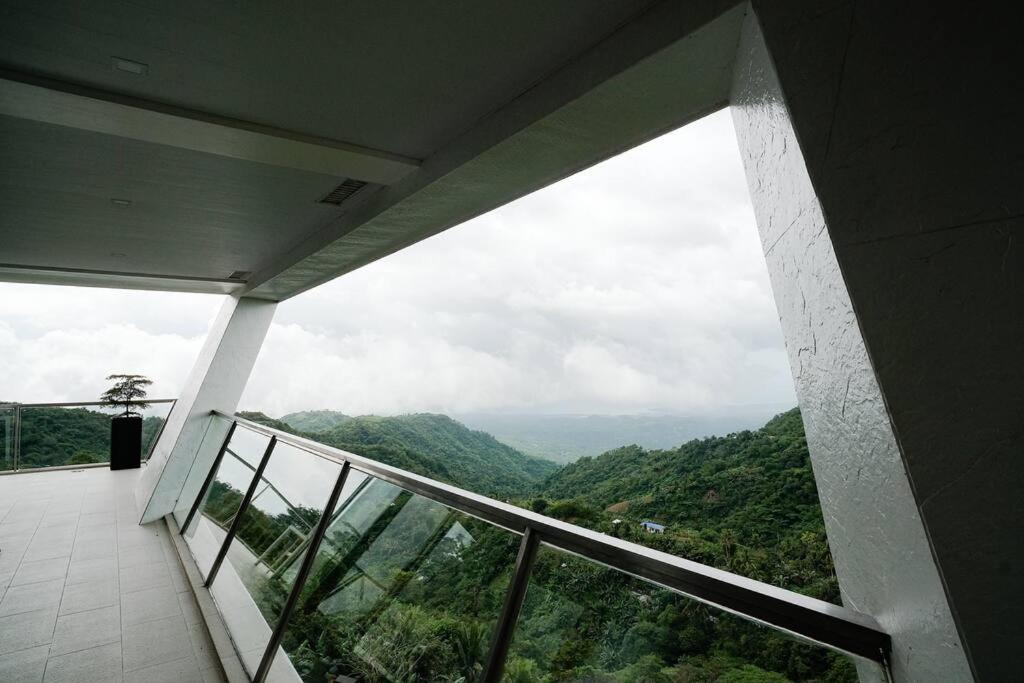 Villa Ikigai Luxury Nature Lounge W/ Mountain View Balamban Exterior foto