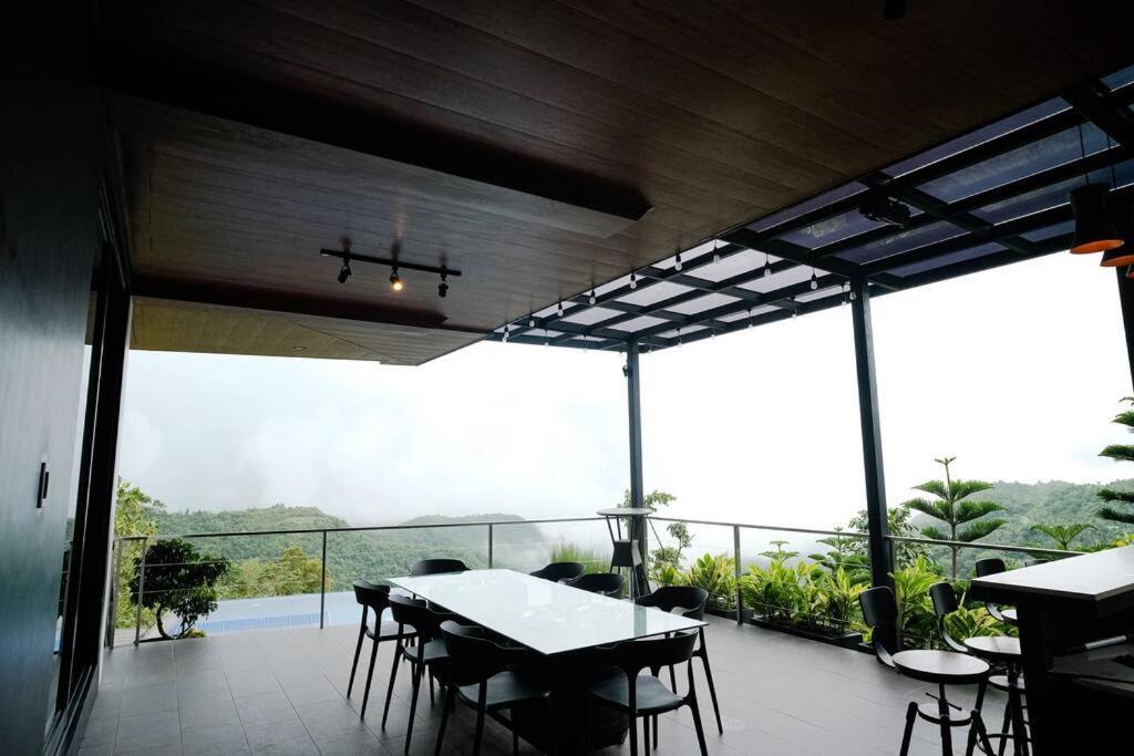 Villa Ikigai Luxury Nature Lounge W/ Mountain View Balamban Exterior foto